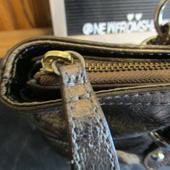 The Sak Gold Leather Shoulder Bag - Picture 13 of 15